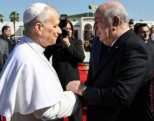 Tebboune salue le Pape au terme de sa visite en Algérie Souverain pontife