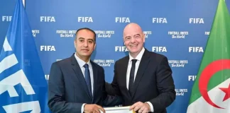 Le président de la FIFA entame une visite de travail en Algérie