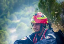 Incendies en Algérie : Tebboune rend hommage aux pompiers