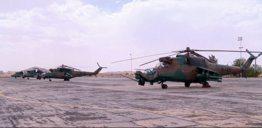 L’Algérie fait don de 4 hélicoptères et des armes au Niger